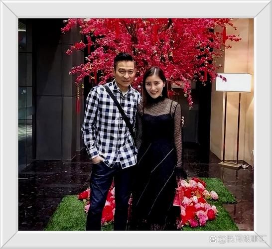 62岁刘德华陪妻子回娘家，老丈人身份竟如此显赫！