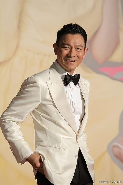 64岁刘德华头发依旧乌黑浓密，保养秘诀是什么？