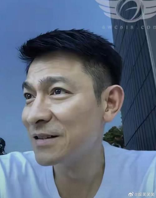 64岁刘德华头发依旧乌黑浓密，保养秘诀是什么？
