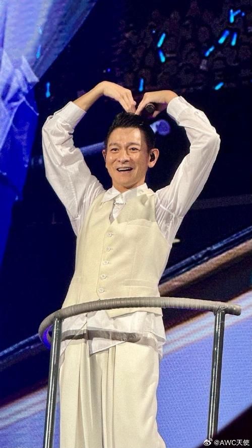 Andy刘德华的演艺生涯：40年经典作品回顾，你不可不知的幕后
