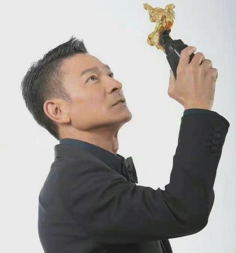 一组刘德华最新照片：60多岁依然活力四射，状态绝佳