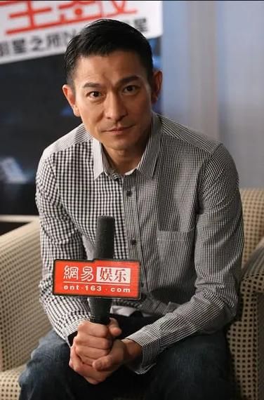 为什么刘德华是难以超越的偶像？深入探究其魅力所在