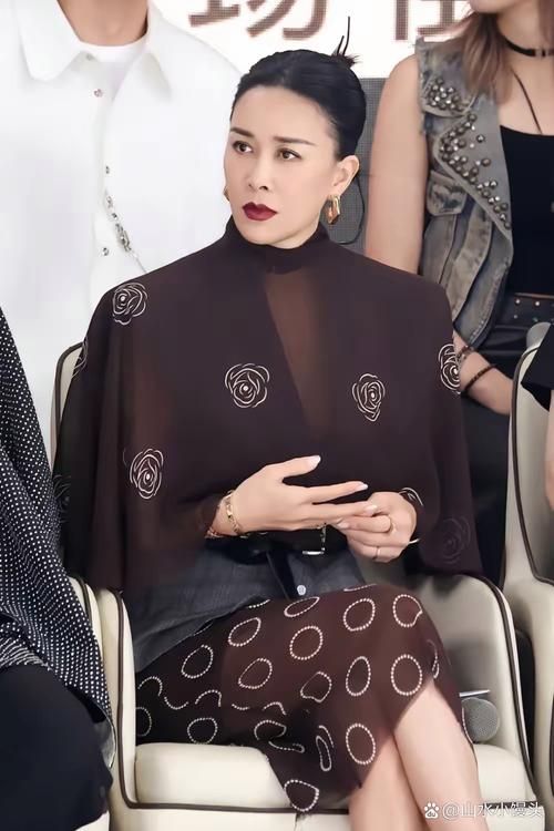 为什么说那英是鸡 网友热议背后的真相