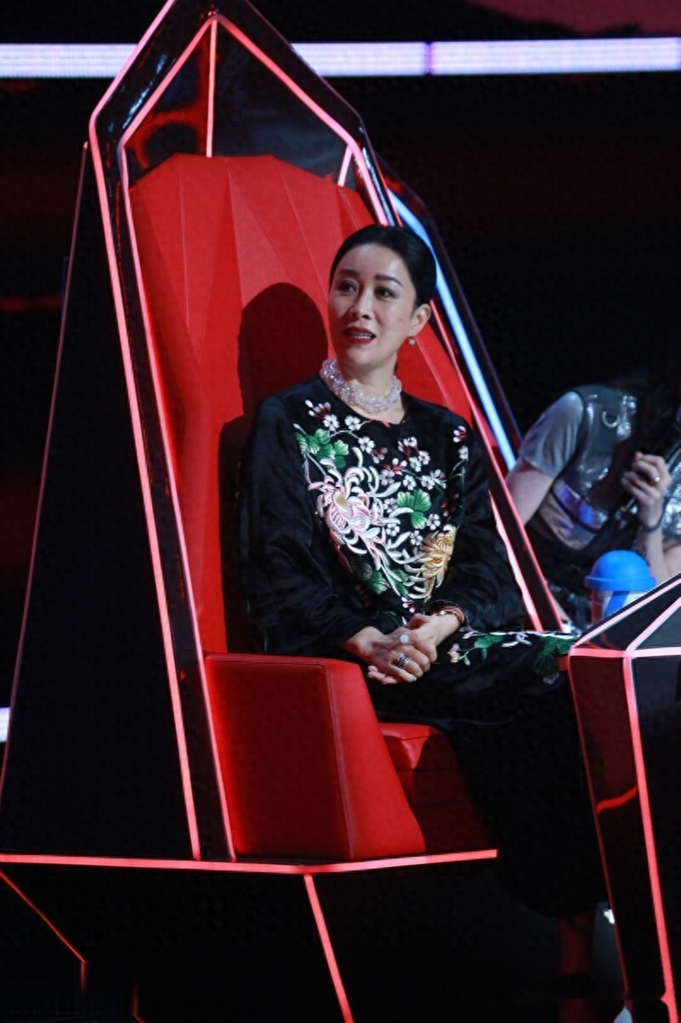 为什么这么多人骂那英 这些年她的争议事件