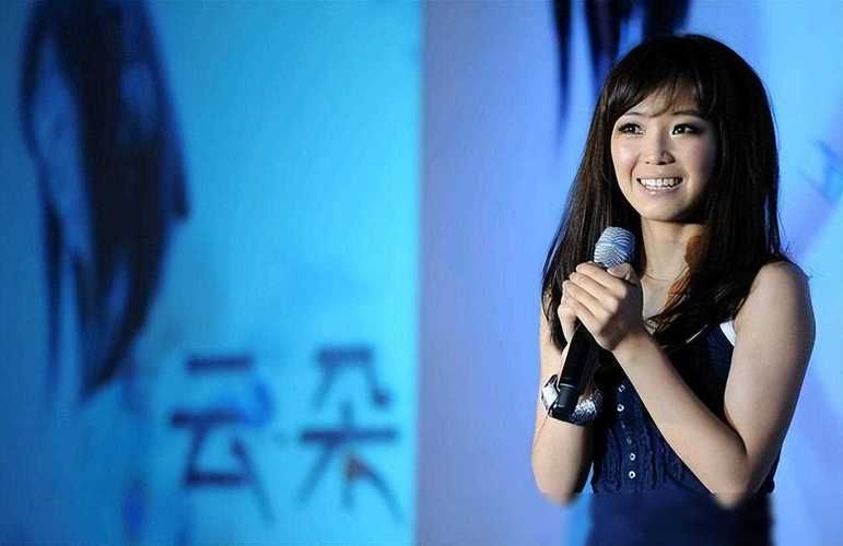 云朵踢馆那英叫啥节目音乐对决太刺激了