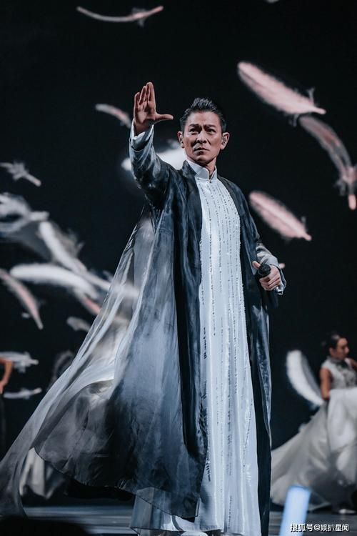 今天刘德华演唱会现场直击，感受天王魅力！
