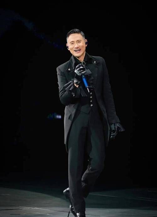 今天张学友演唱会现场实况 歌神经典金曲再现
