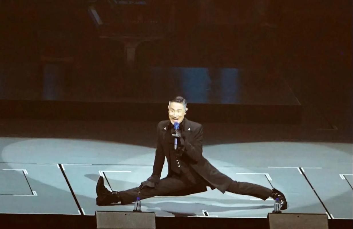 今天张学友演唱会现场实况 歌神经典金曲再现