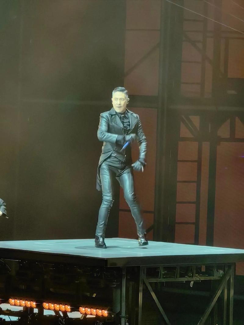 今天张学友演唱会现场实况 歌神经典金曲再现