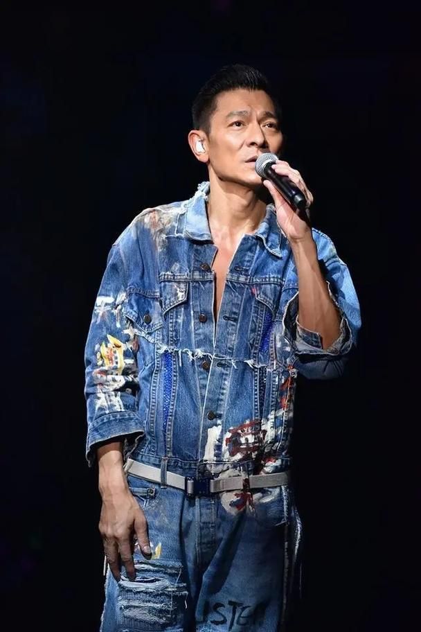 今天歌词刘德华：细品华仔经典歌曲的励志意义