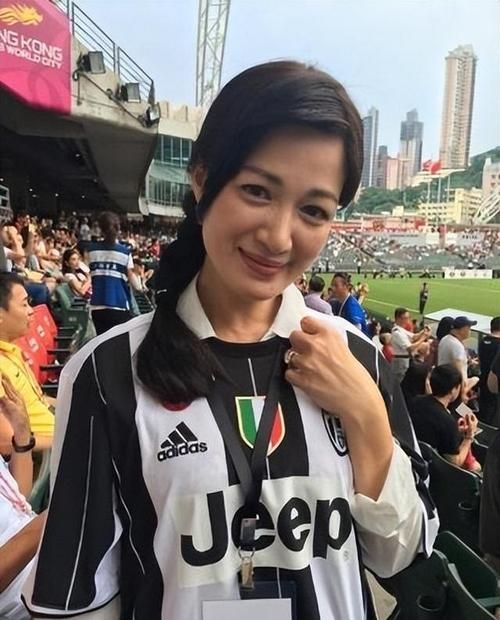 从刘德华的“爱徒”到如今：陈少霞的坎坷人生