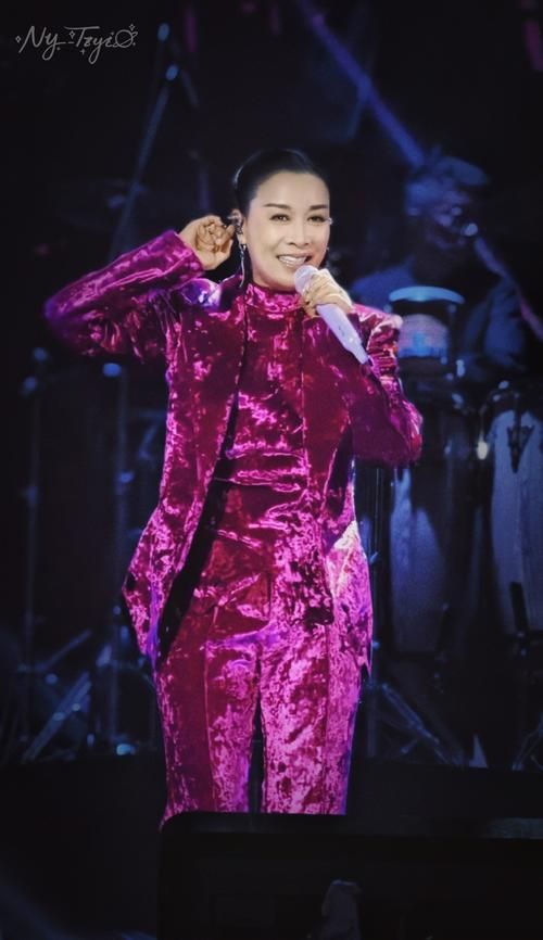 你的微笑那英演唱版本为何如此打动人心