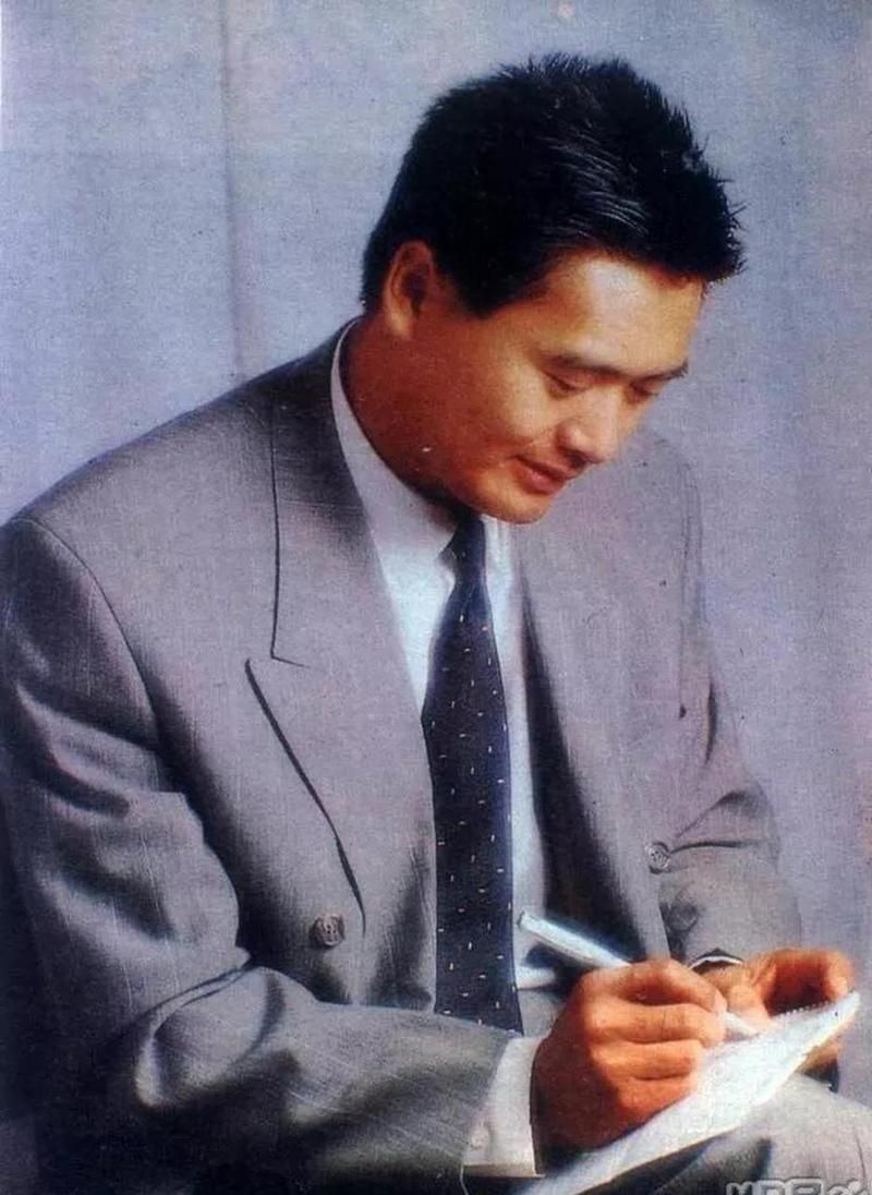 你见过刘德华的侧面吗？侧颜杀了解一下！