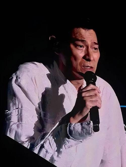 假装自己是刘德华，用歌声演绎假装的魅力