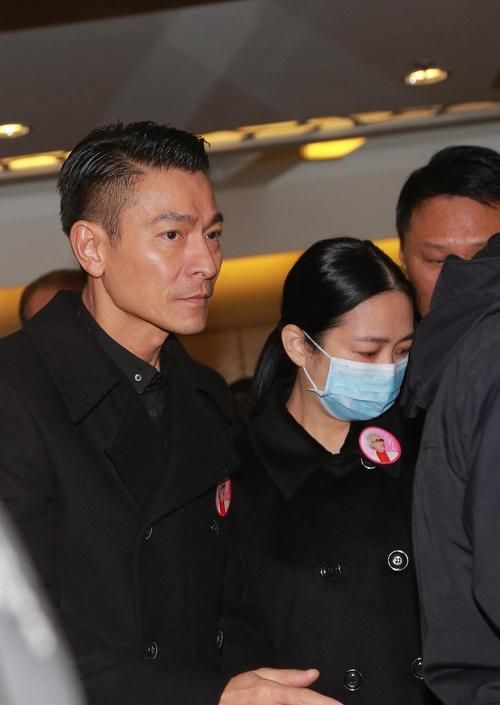 全网热搜！刘德华老婆朱丽倩最新照片，你见过吗？