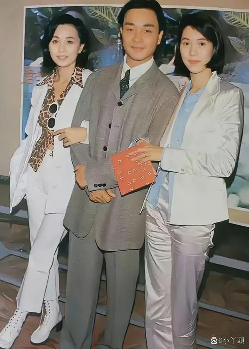 刘嘉玲与那英同框引热议 两位女神罕见合影曝光