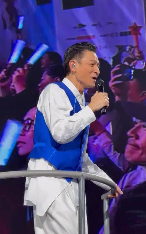 刘德华17岁现场版演唱视频看年轻时的华仔