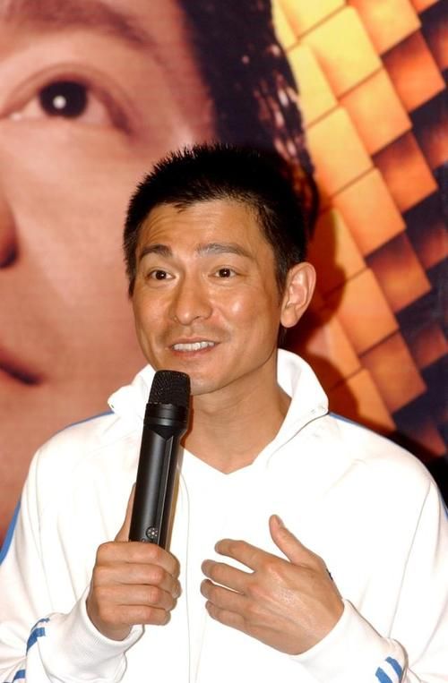 刘德华17岁现场版演唱视频看年轻时的华仔