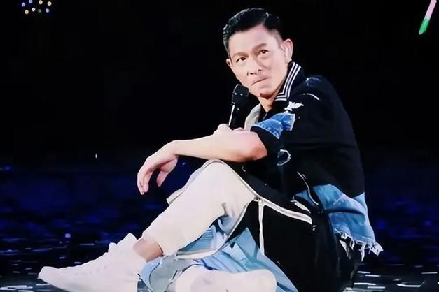 刘德华1997演唱会精彩瞬间盘点华仔的巅峰时刻