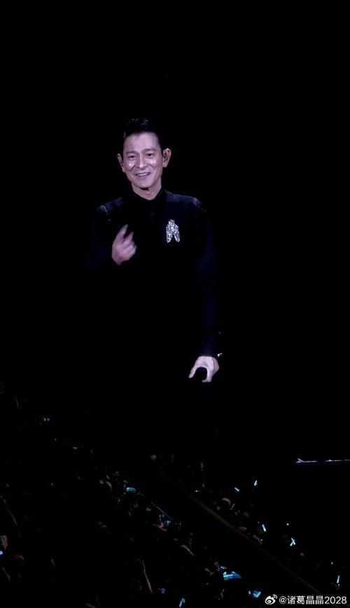 刘德华1998演唱会精彩瞬间 每一首歌都是青春回忆