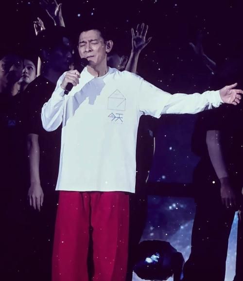 刘德华2003年演唱来生缘感动全场观众