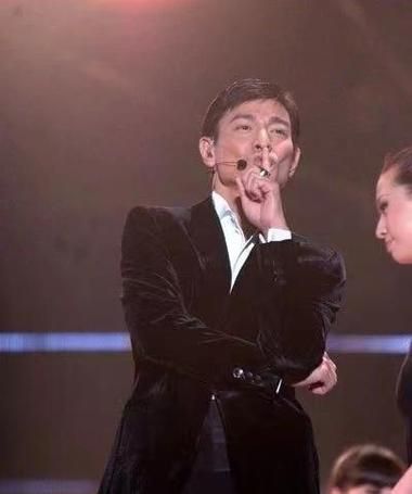 刘德华2011成都演唱会精彩回顾与高清照片分享