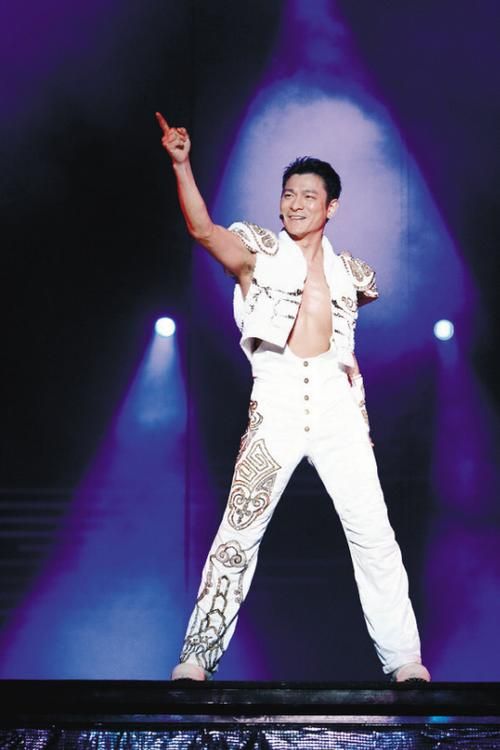 刘德华2019演唱会精彩回顾 经典金曲嗨翻全场