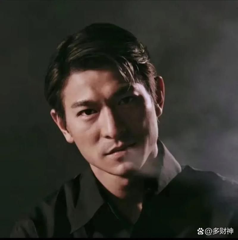 刘德华40岁：事业巅峰与人生感悟