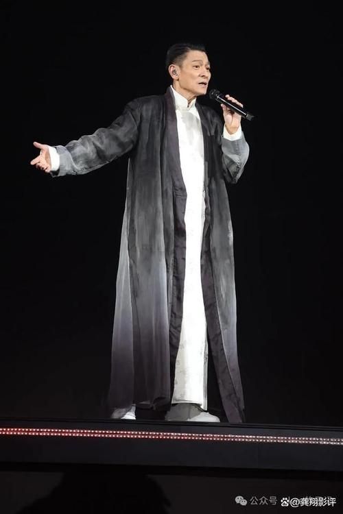 刘德华99假装歌曲背后的真实故事与时代背景