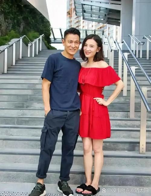 刘德华一家子：低调奢华的明星家庭