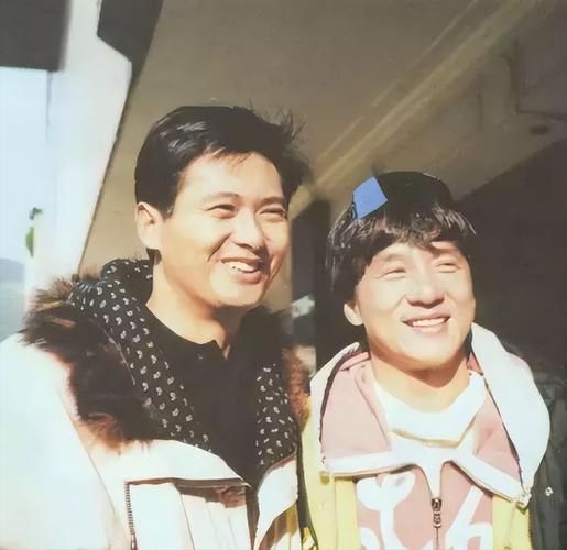 刘德华与周润发：从青涩到成熟的演艺之路