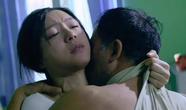 刘德华与张静初：荧幕情侣的精彩瞬间与幕后故事
