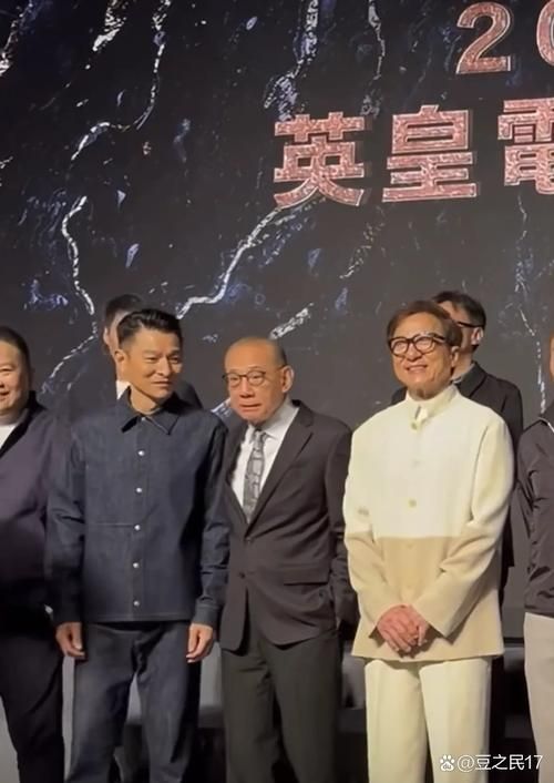 刘德华与成龙：两位巨星的时代交替与传奇人生