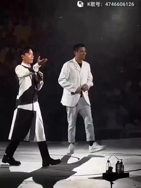 刘德华与李克勤合唱经典回顾，满满回忆杀