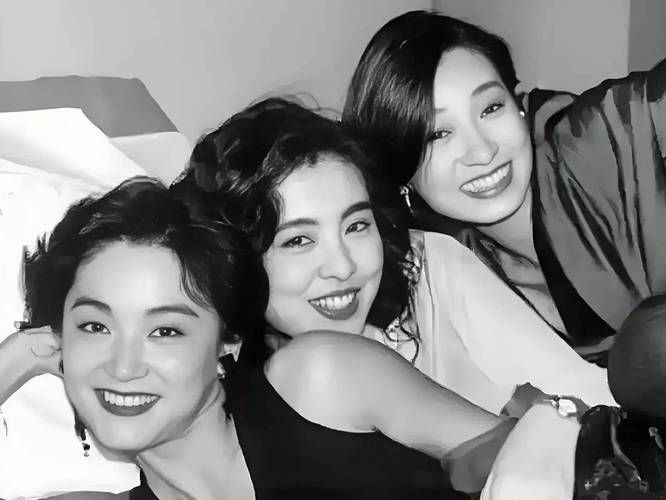 刘德华与李嘉欣：跨越时空的优雅与魅力