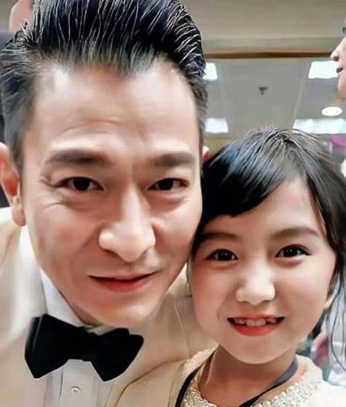 刘德华与母亲的深厚感情，令人动容的母子情深