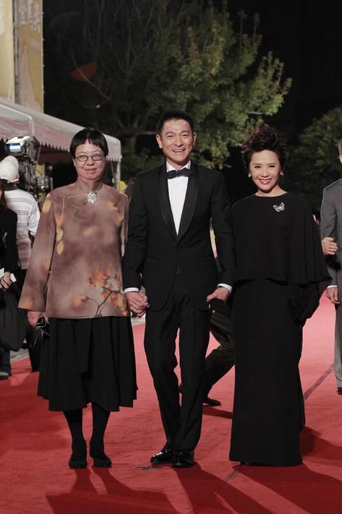 刘德华与许鞍华的银幕情缘 从影坛搭档到幕后合作