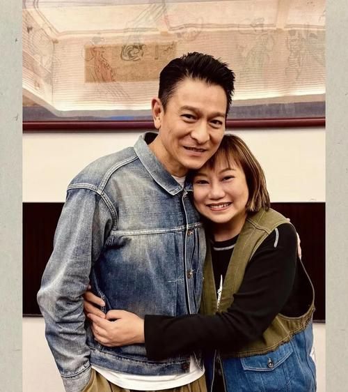 刘德华与陈冠希：两位巨星的迥异人生轨迹