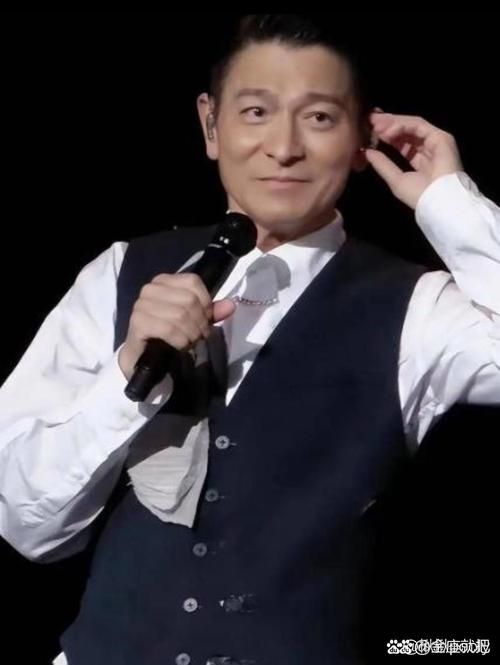 刘德华专访视频：揭秘天王背后的故事，不一样的刘德华