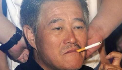 刘德华东北下跪事件真相曝光 网友热议不断