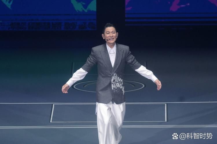 刘德华东北下跪事件真相曝光 网友热议不断