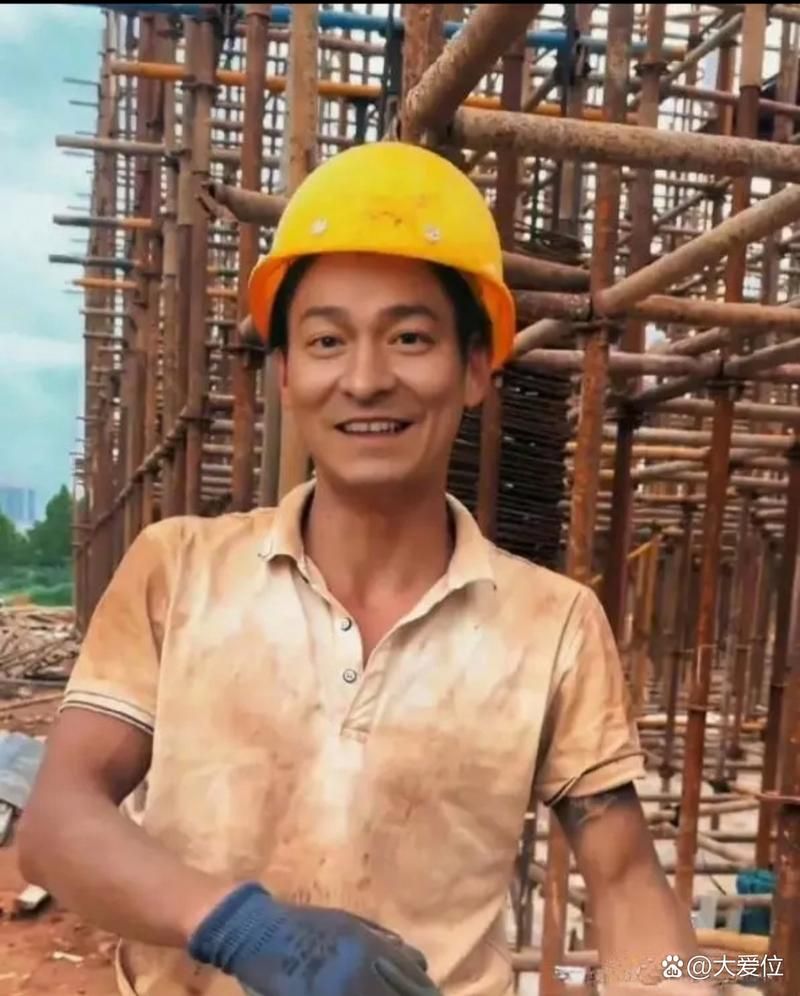 刘德华个人简介：影视歌三栖全能明星