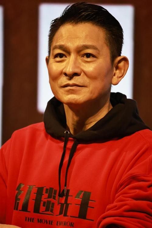 刘德华中分发型图片大全 经典造型回顾与最新款式分享