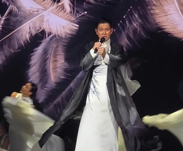 刘德华中国人现场版最新演出视频全网首发