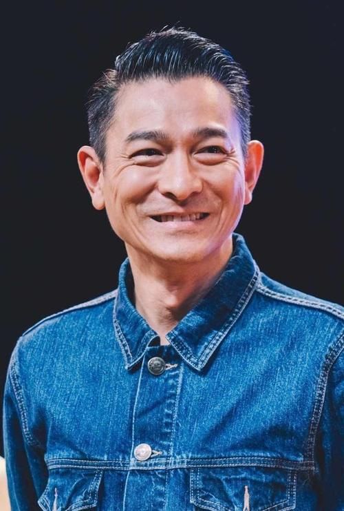 刘德华今年多大 他的年龄和家庭生活近况
