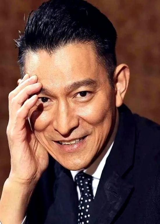 刘德华今年多少岁 不老男神年龄成谜