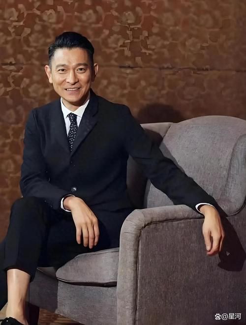 刘德华今年多少岁 不老男神年龄成谜