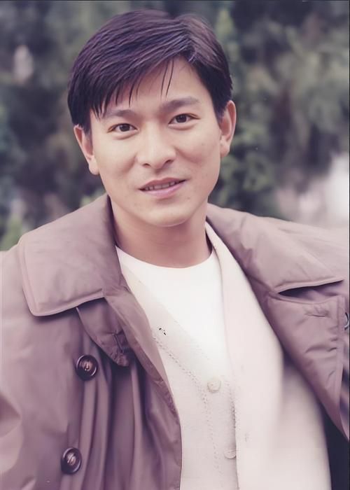 刘德华以前叫什么名字带你了解天王的早年经历
