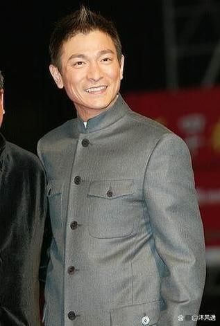 刘德华以前是干什么的 原来他做过这些普通工作