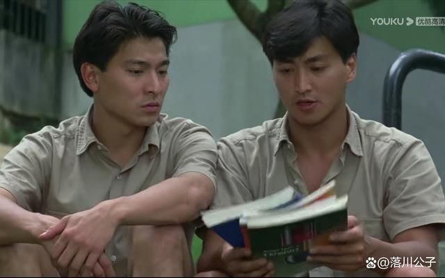 刘德华何家劲经典合作电影狱中龙，重温兄弟情义